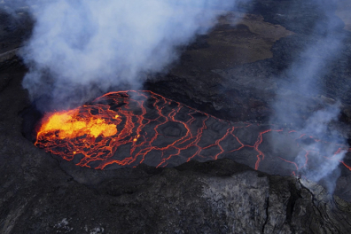 Volcan du Geldingadalir et champs de lave refroidis - 1mn 00s